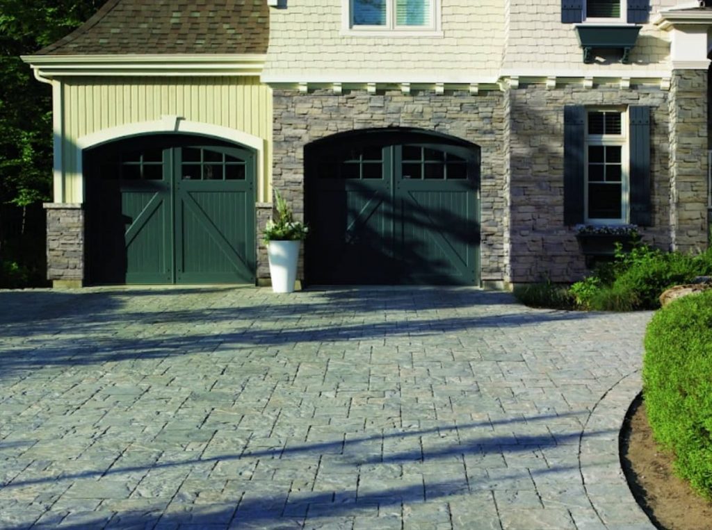 Stone Veneer Around Garage Door Ideas And Installation Tips Beonstone 1947